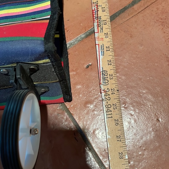 Rolling shopping tote will relist - Picture 8 of 8